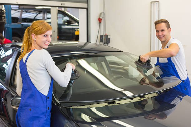 Auto Glass Repair Near Me, Santa Ana High Quality Windshield Replacement Services with Onsite Services